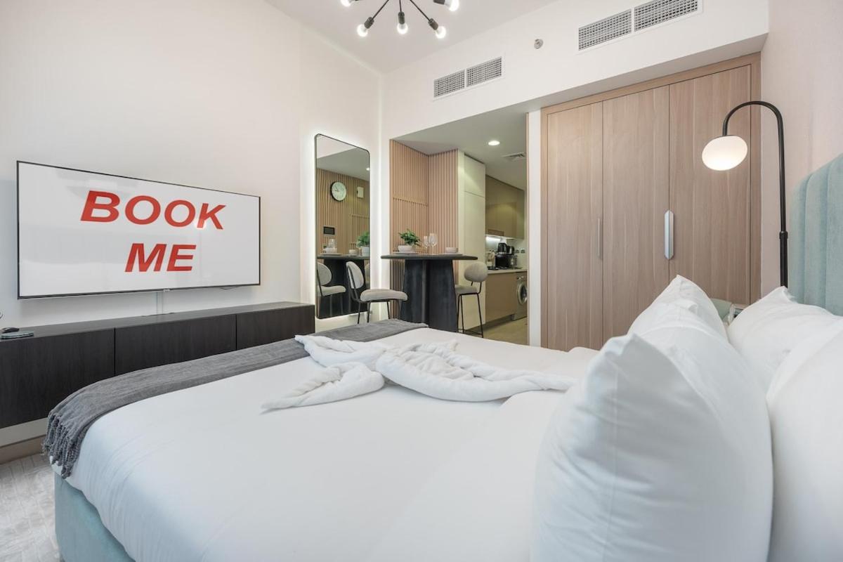 Elegant Near Business Bay Modern Comfort With Balcony Views * Dubai