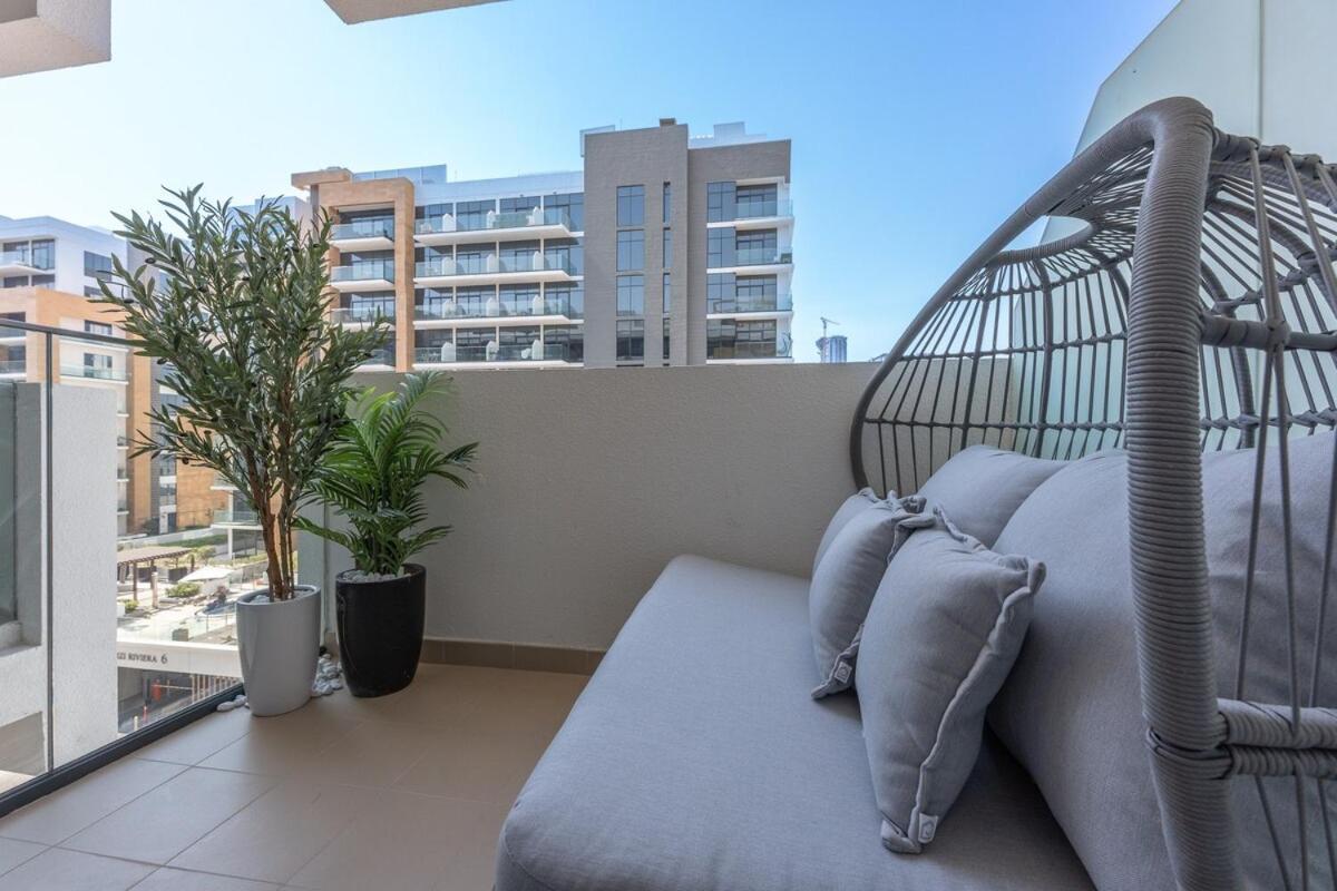 Apartment Elegant Near Business Bay Modern Comfort With Balcony Views *